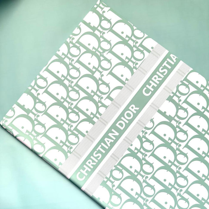 Papel Coreano Impreso "D I O R" Verde Paquete x 20
